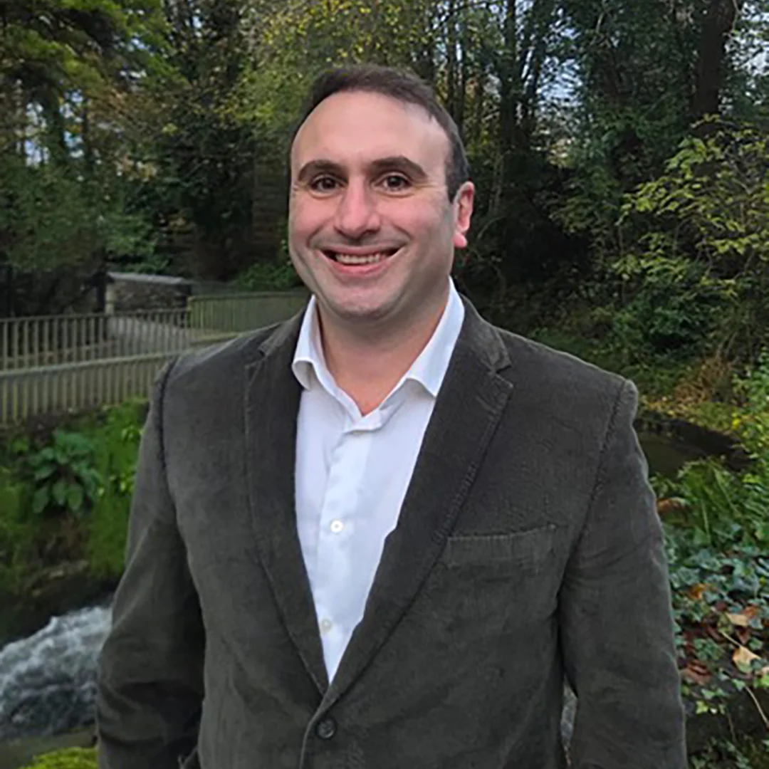 Dr Hewson Profile Pic